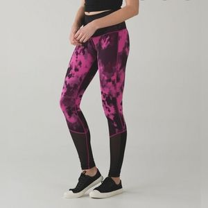 Lululemon Sweaty Endeavor Tight-Blooming Pixie Raspberry Black/Black Leg…